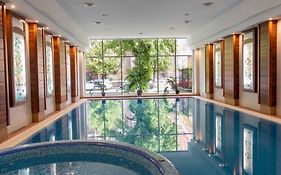 Lion's Garden Hotel